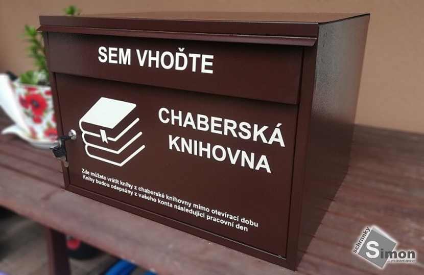 Schr�nka k odkl�d�n� knih - Chabersk� knihovna.