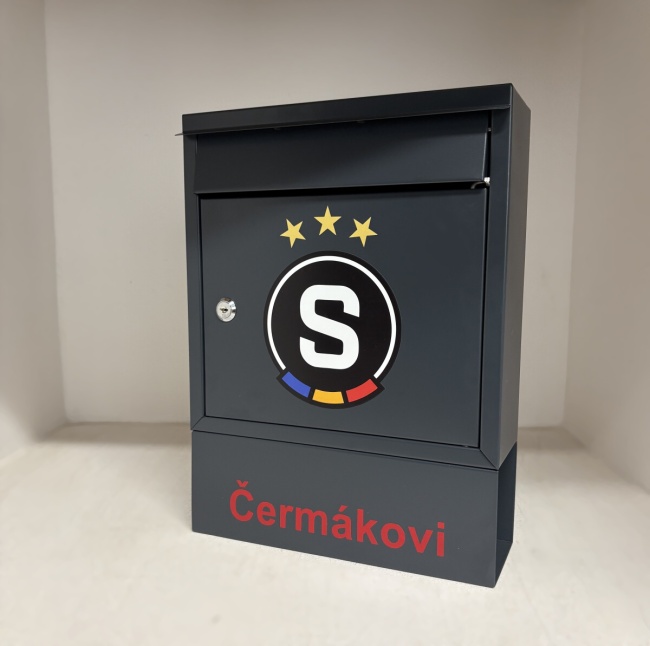 schránka s logem sparty
