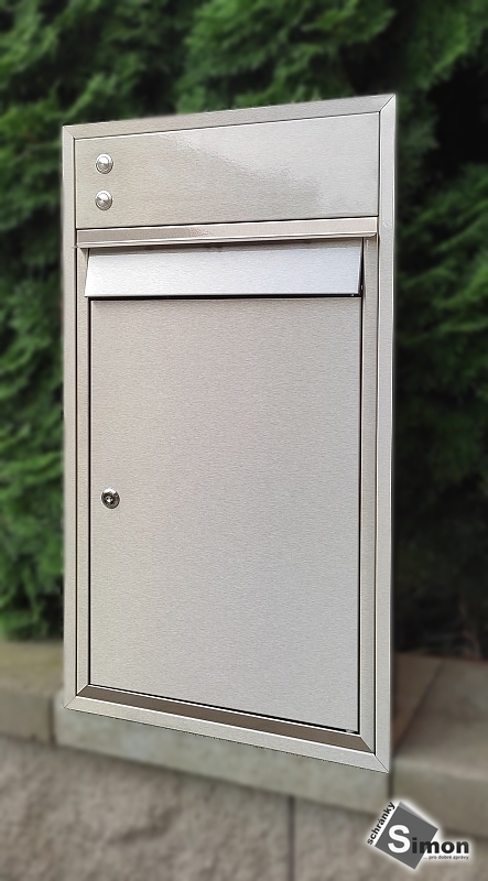 Velká nerezová schránka do fasády se zvonkem