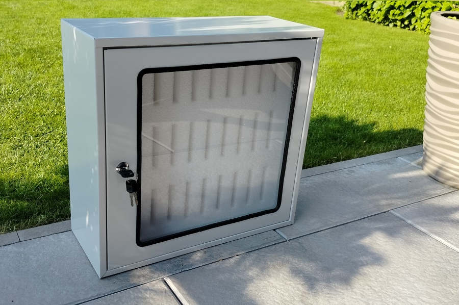 Box na mobilní telefony pro školy, s průhledem