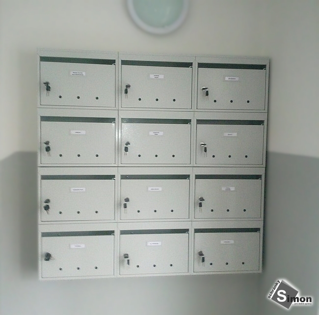 sestava dvanácti velkých schránek XXL PLUS