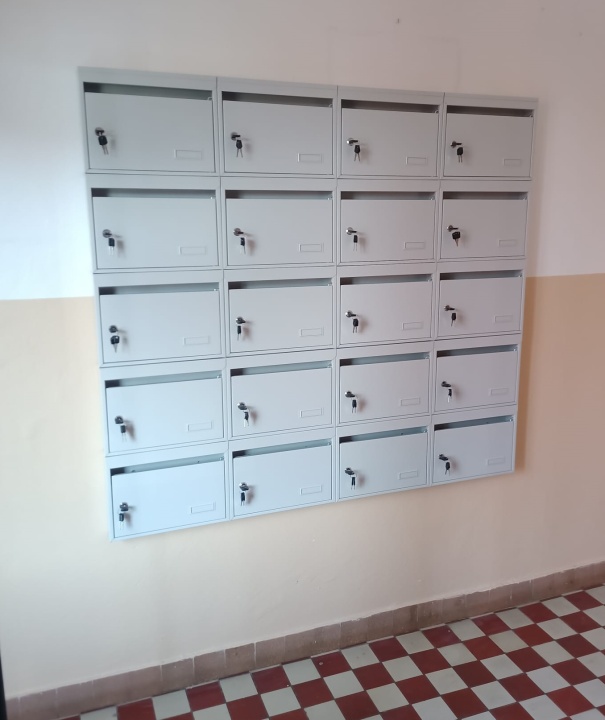 sestava bytových schránek 5x4 v České Lípě