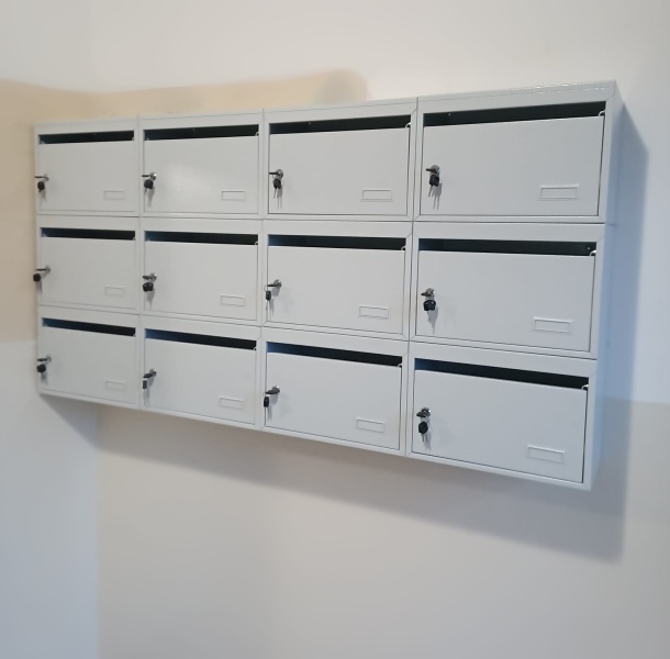 Sestava schránek 3x4 pro 12 bytů, bílé