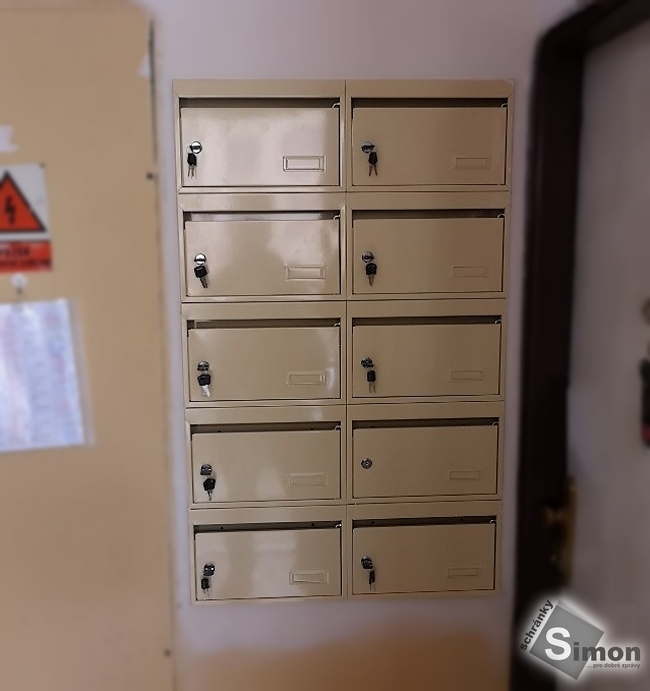 panelákové schránky slonová kost