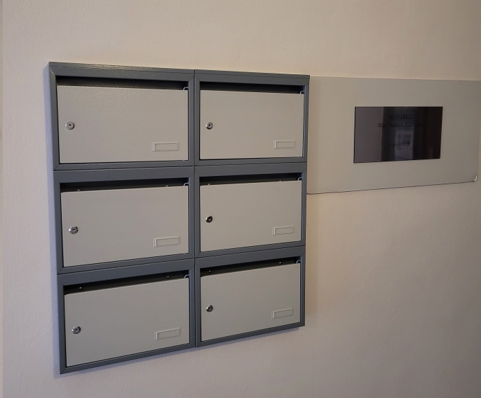 tmavě šedá sestava poštovních schránek XXL
