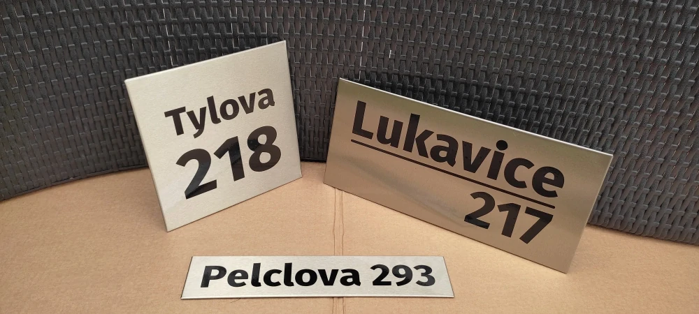 Domovní číslo, označení firmy, na zakázku